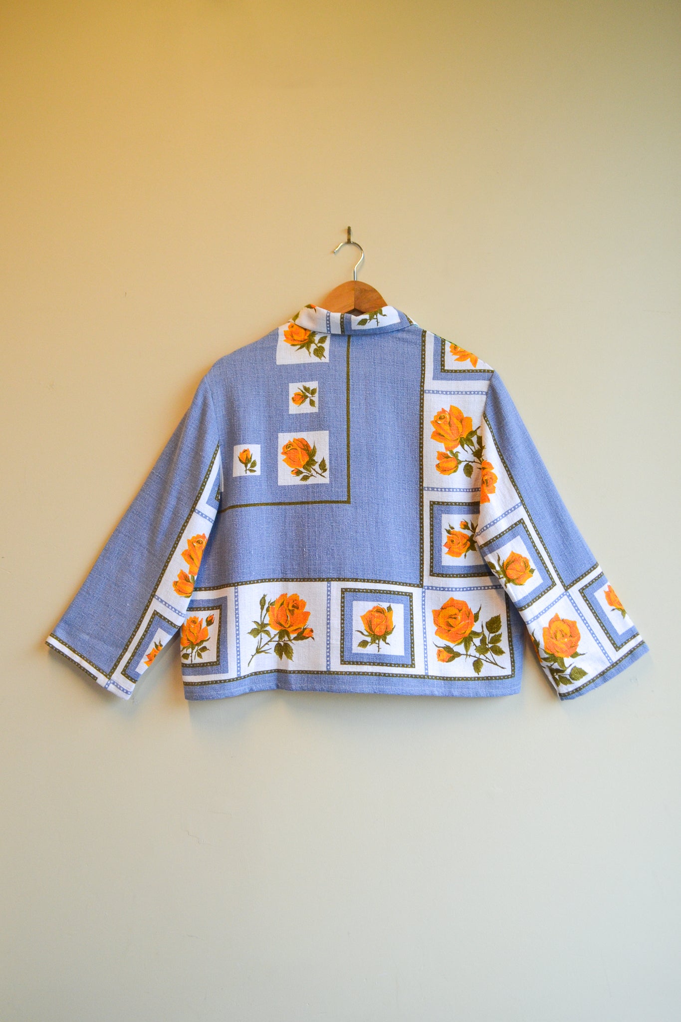 Button Up Shirt | Croc | Large