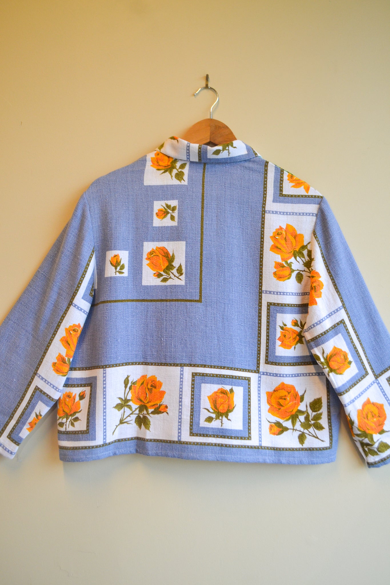 Button Up Shirt | Croc | Large