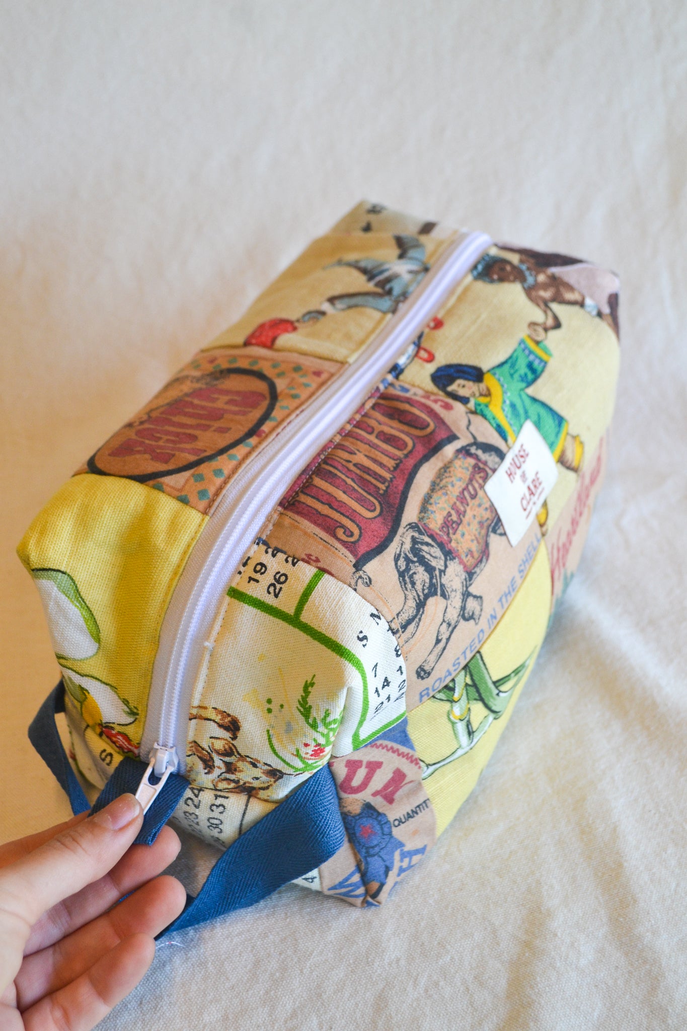 Travel Pouch | Large | Heartland