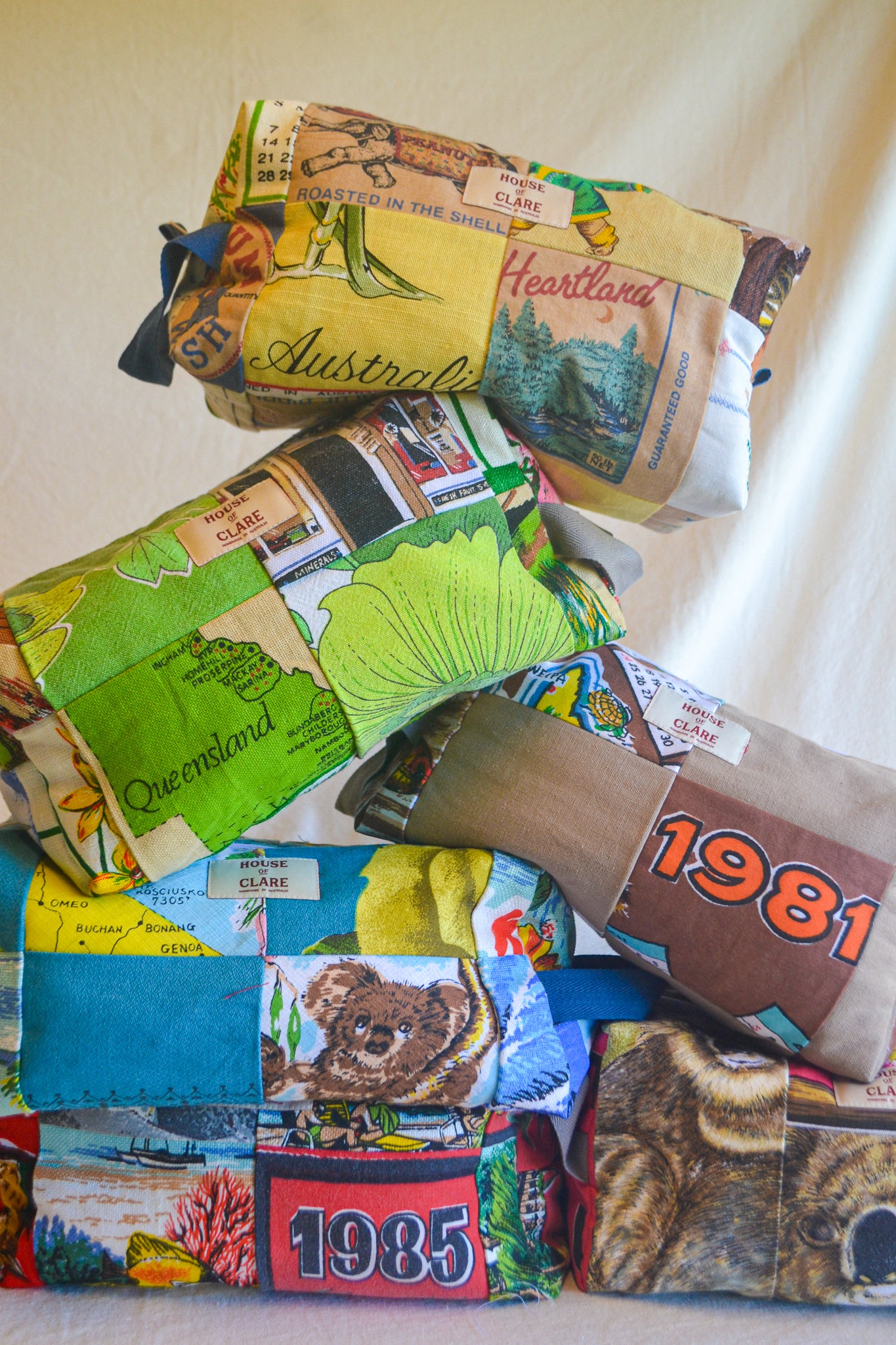 Travel Pouch | Large | Queensland
