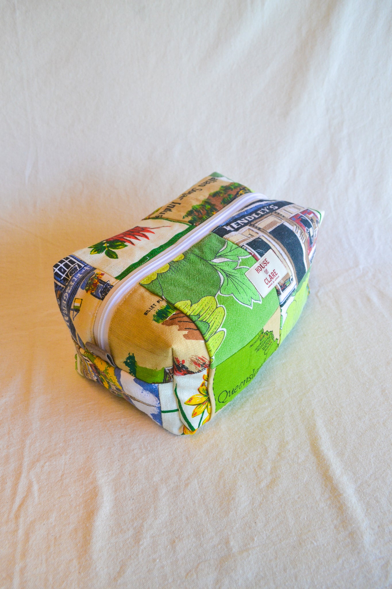 Travel Pouch | Large | Queensland