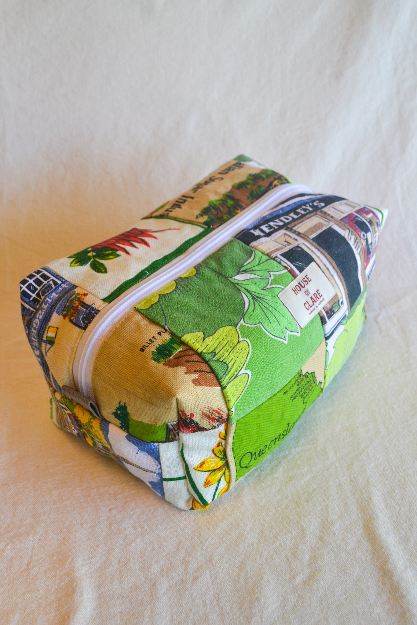 Travel Pouch | Large | Queensland