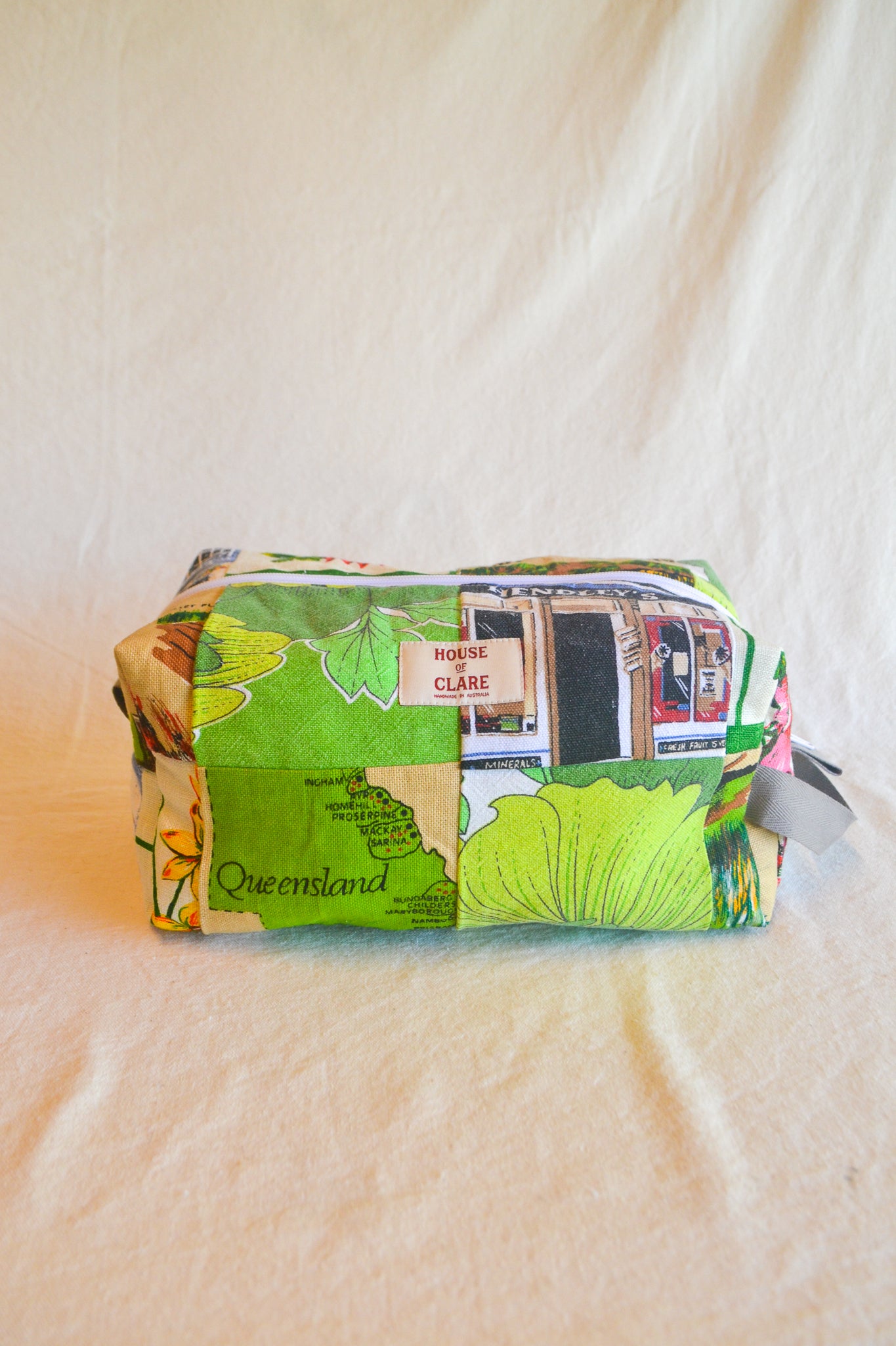 Travel Pouch | Large | Queensland