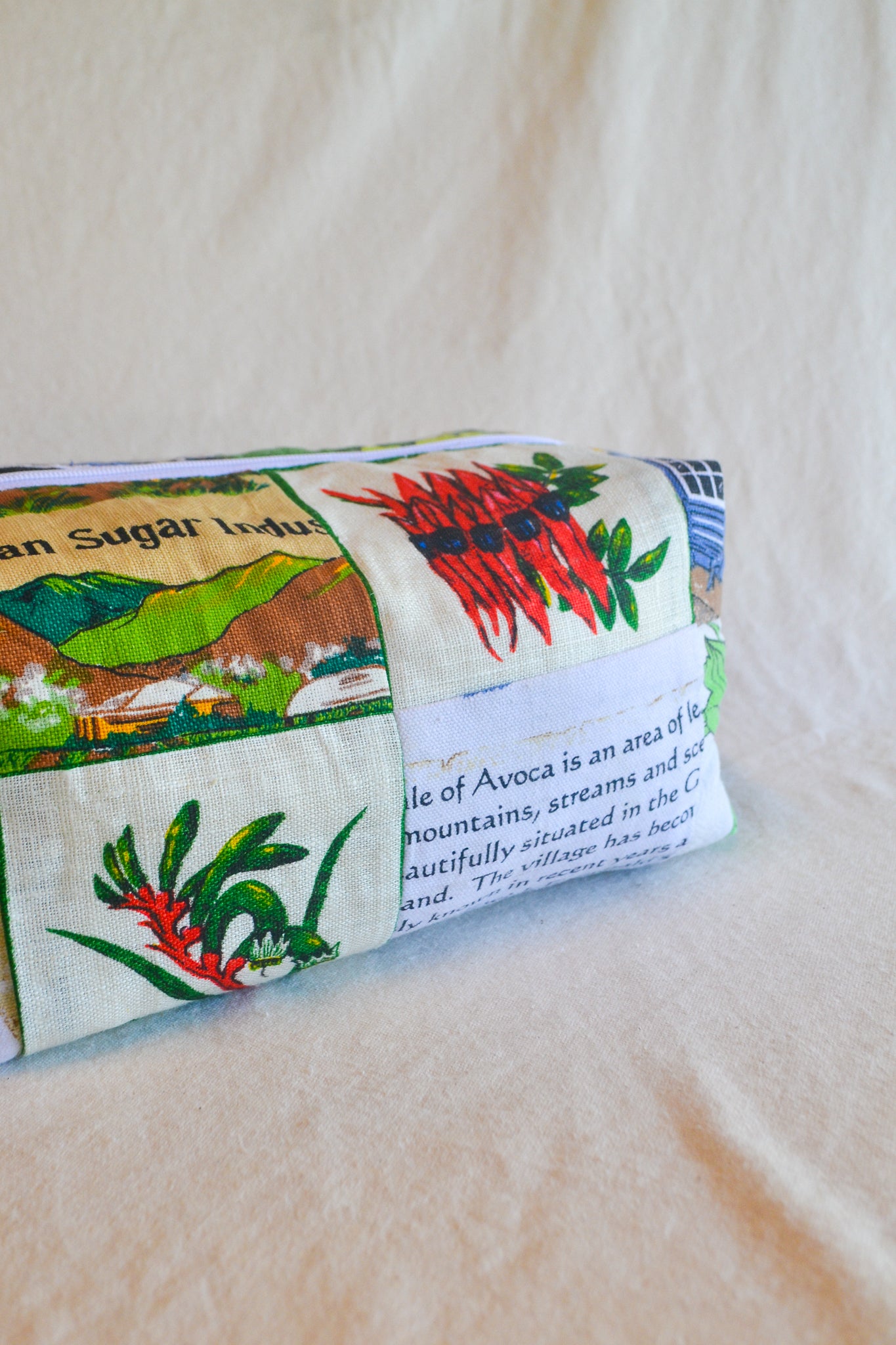 Travel Pouch | Large | Queensland