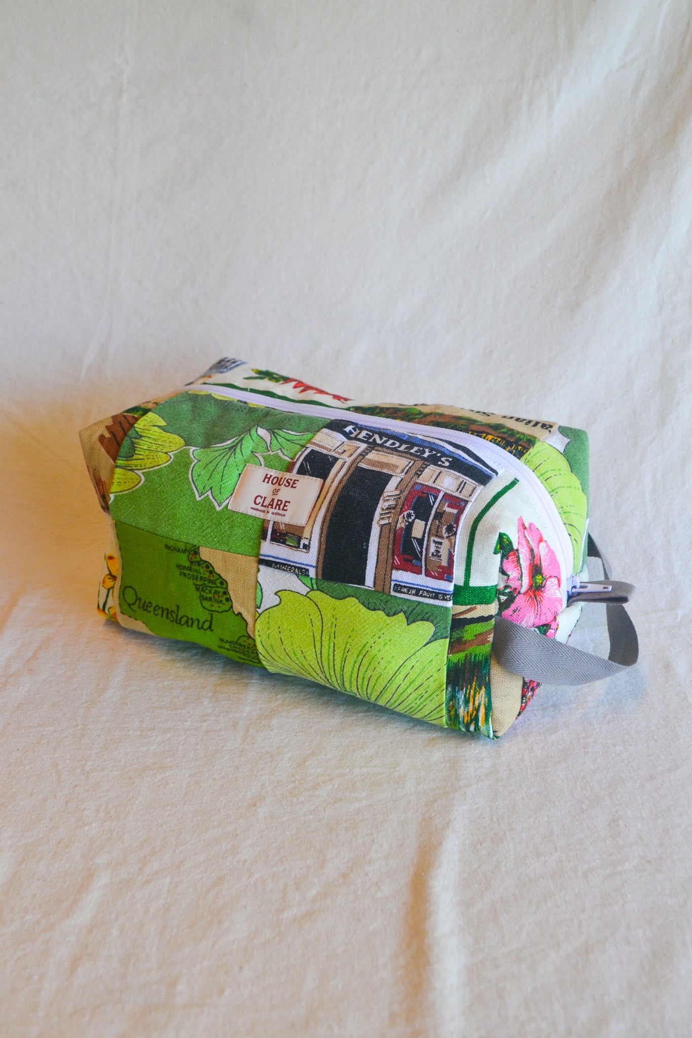 Travel Pouch | Large | Queensland