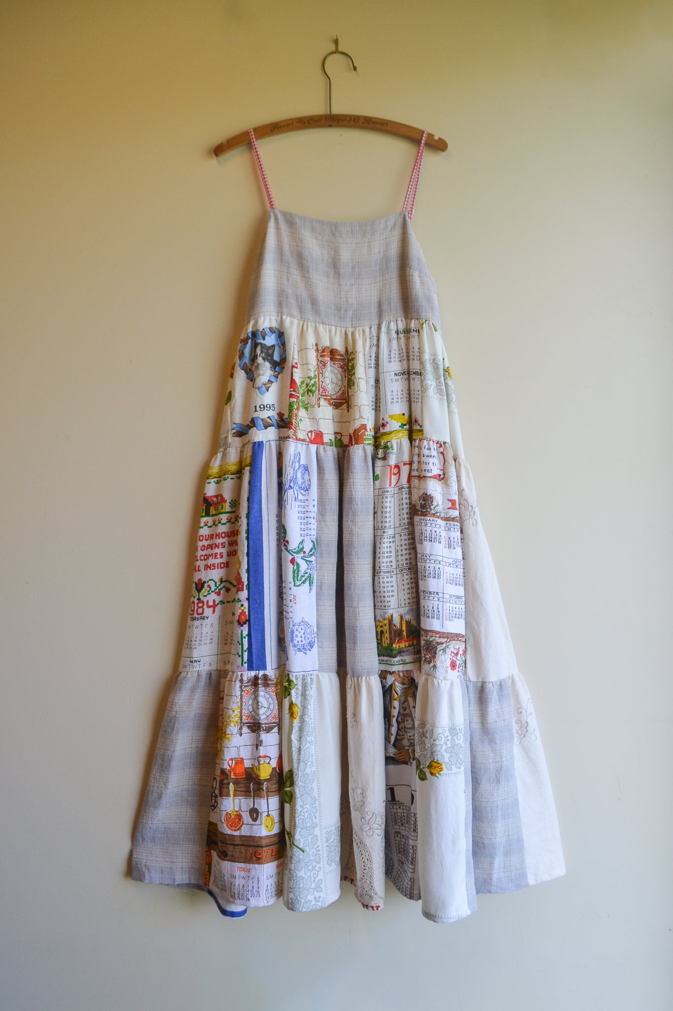Dress Patchwork | Calendar | Medium