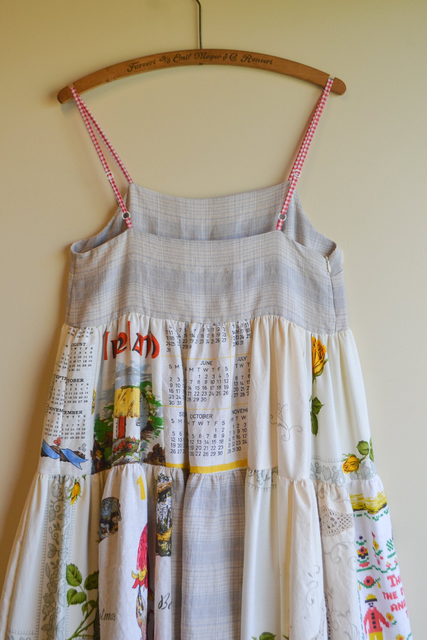 Dress Patchwork | Calendar | Medium