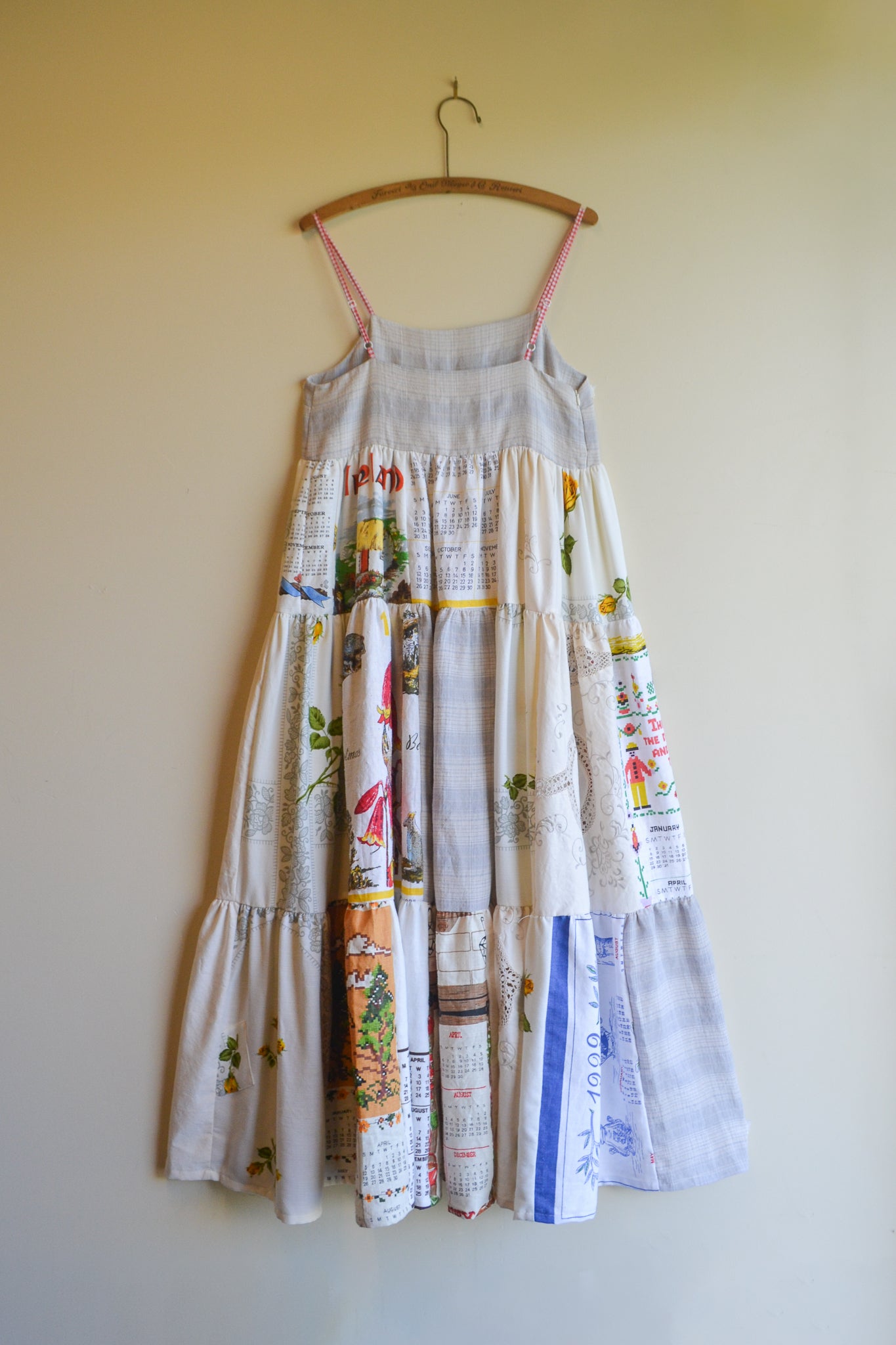 Dress Patchwork | Calendar | Medium