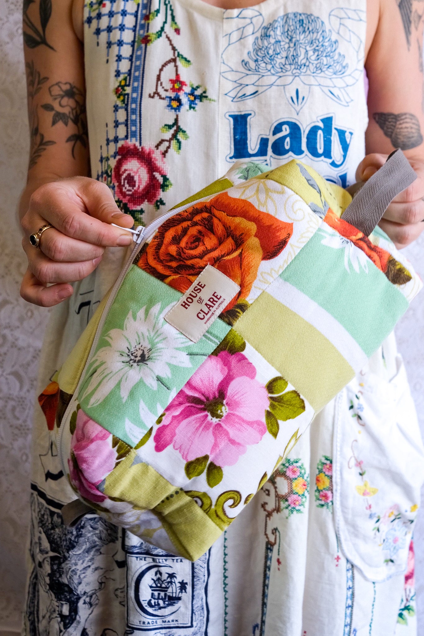 Travel Pouch | Large | Blooms