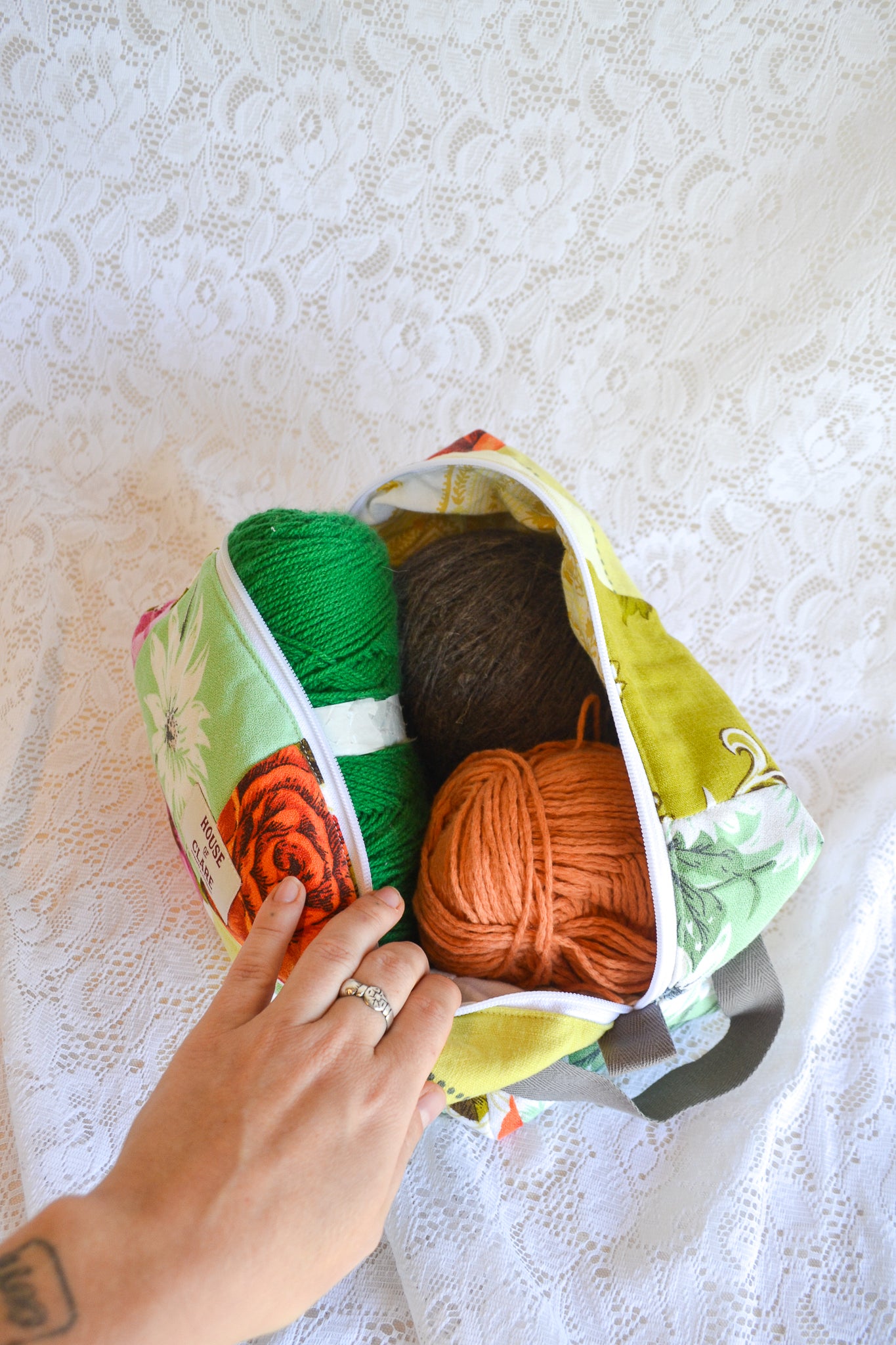 Travel Pouch | Large | Blooms
