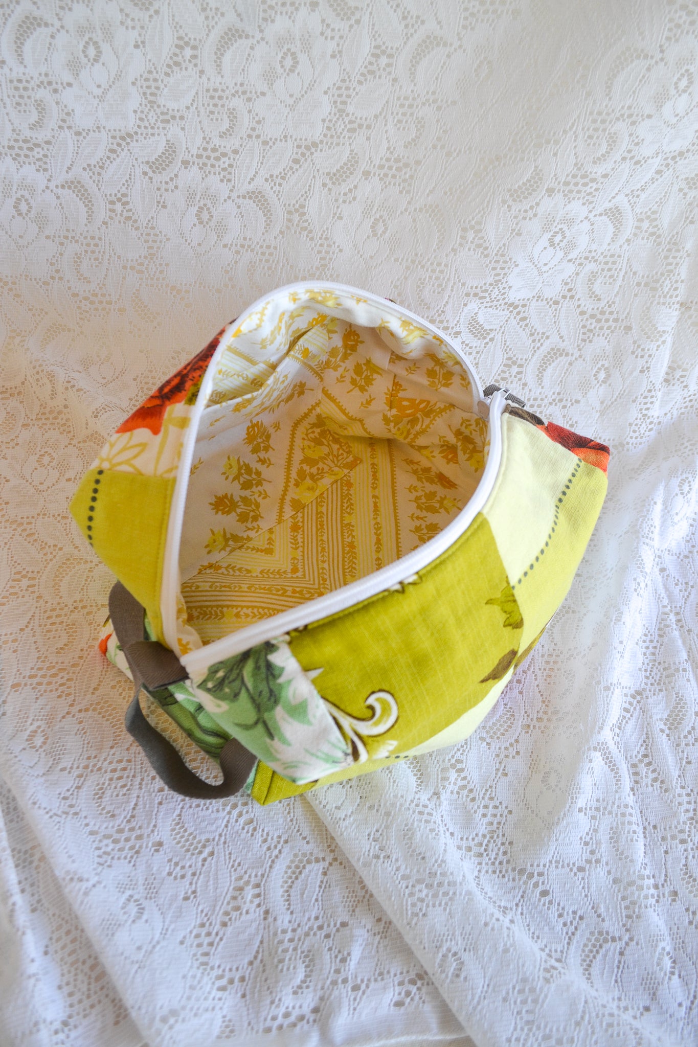 Travel Pouch | Large | Blooms
