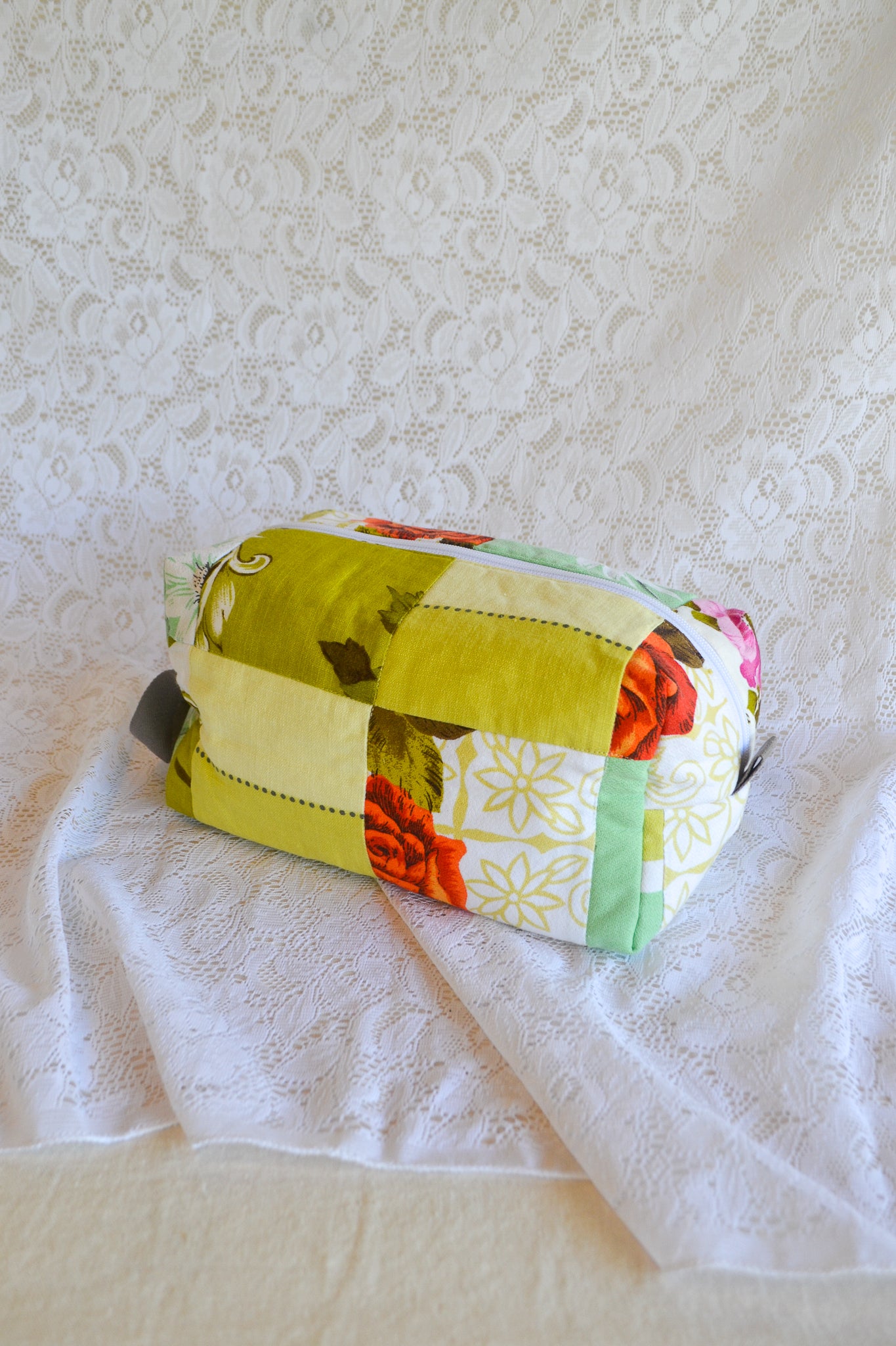 Travel Pouch | Large | Blooms