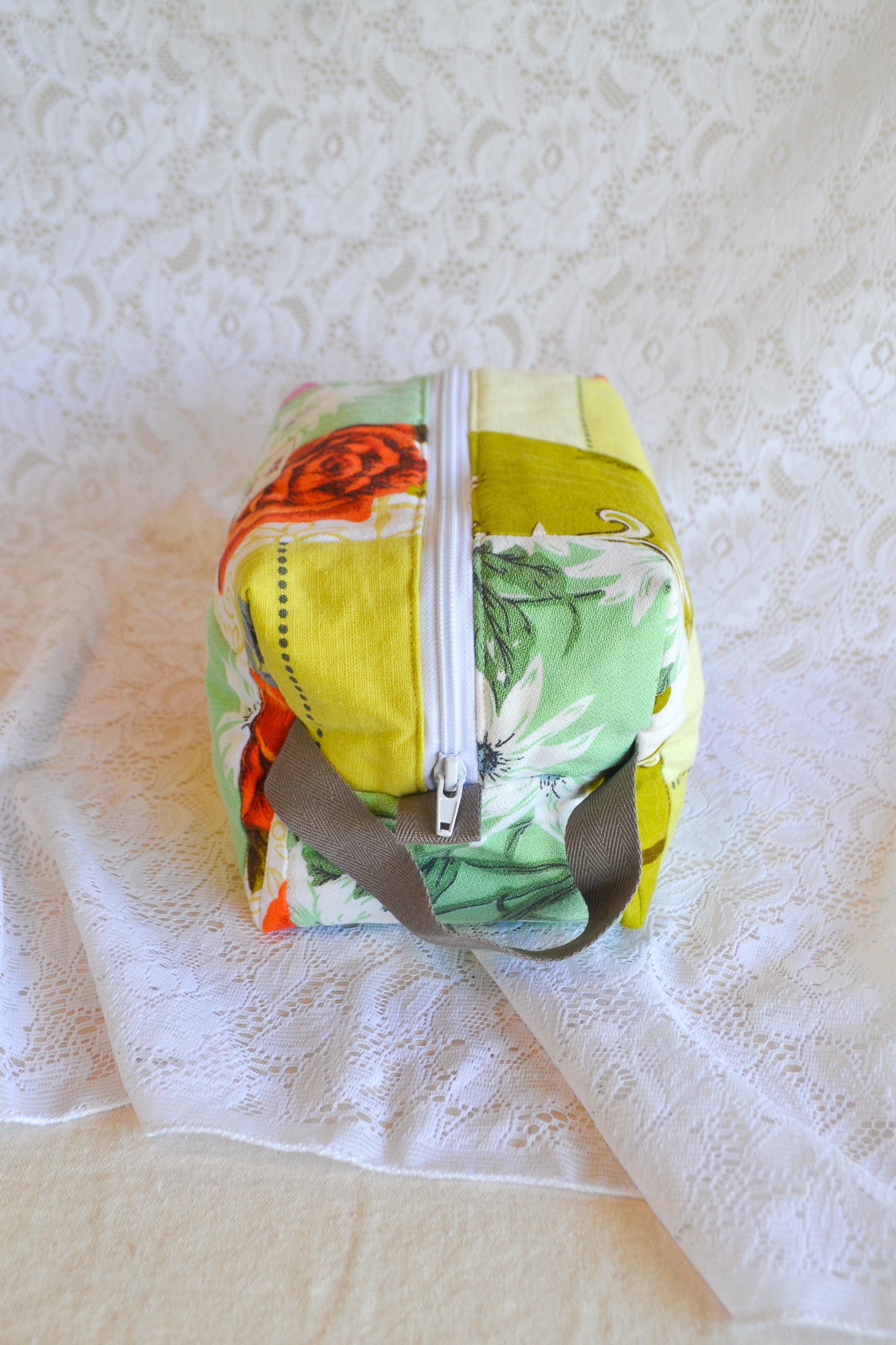Travel Pouch | Large | Blooms