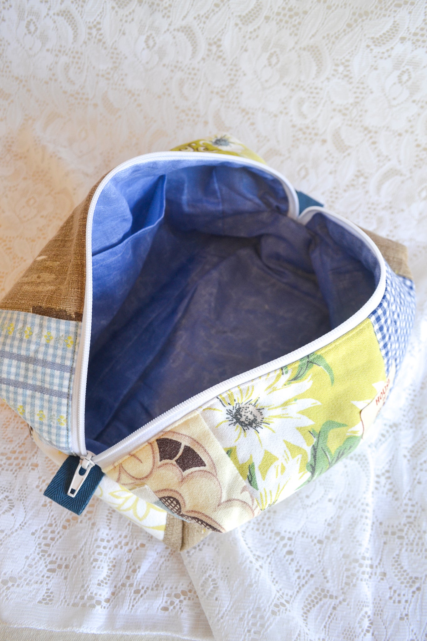 Travel Pouch | Large | Checked