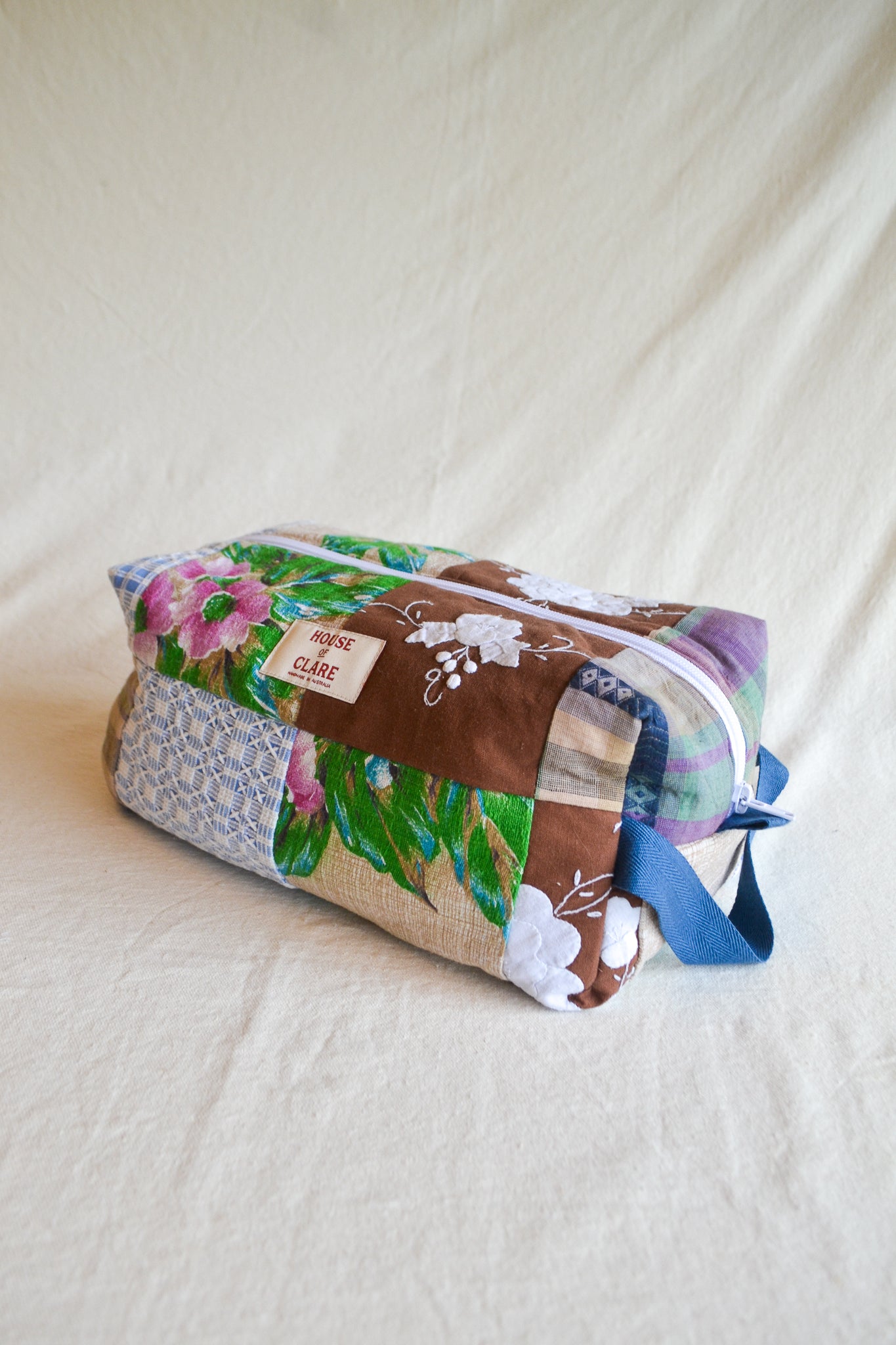 Travel Pouch | Large | Flowers Brown