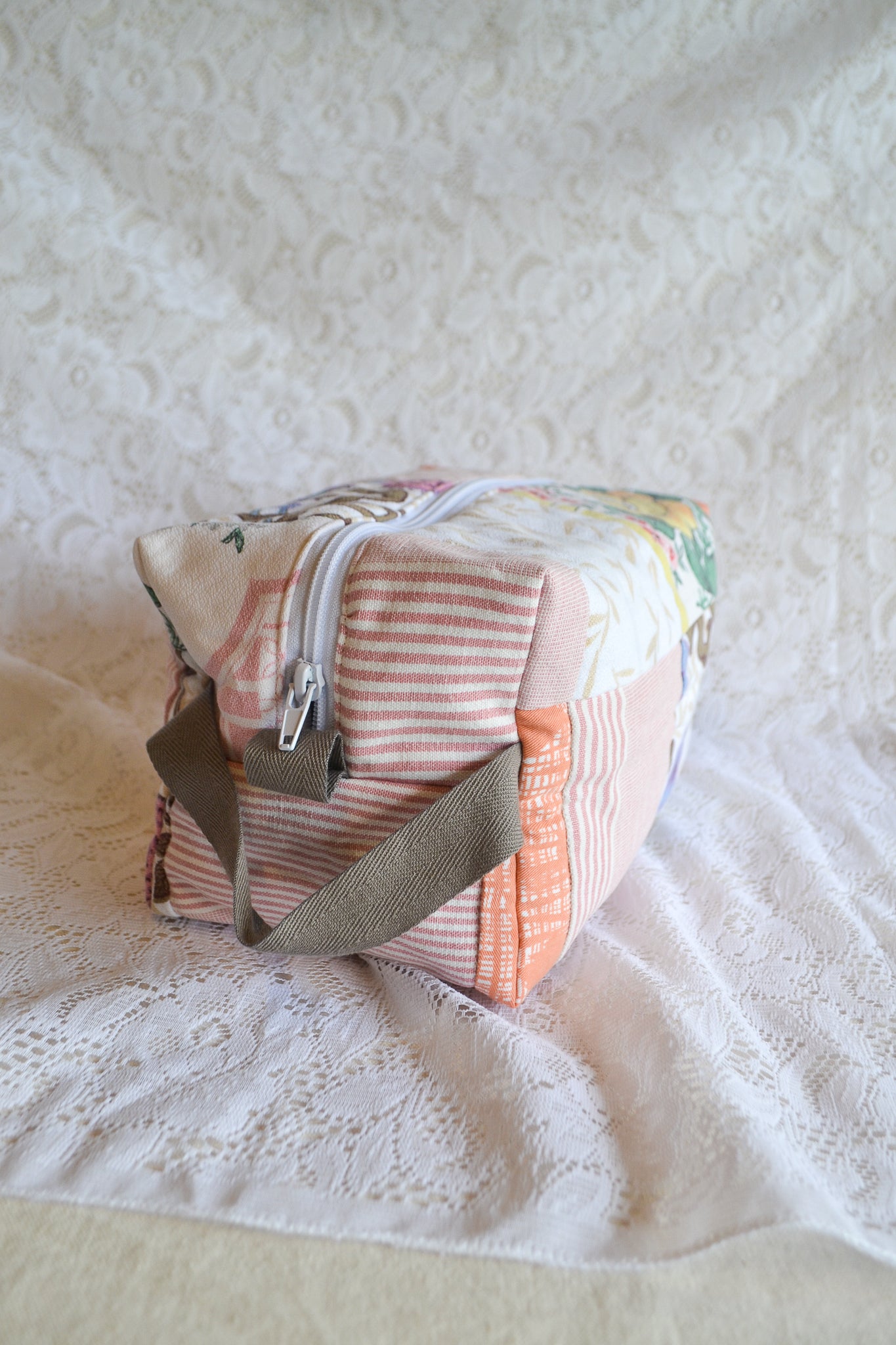 Travel Pouch | Large | Fuchsia