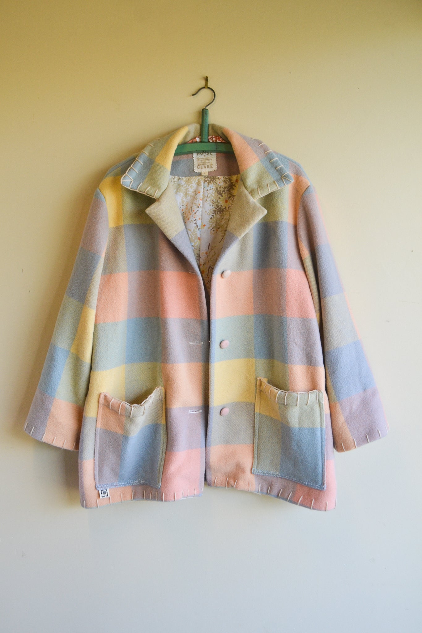 Coat | Ice-cream | Wool | Large