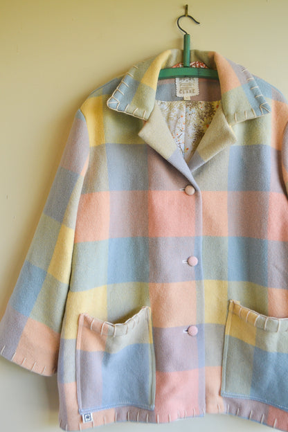 Coat | Ice-cream | Wool | Large