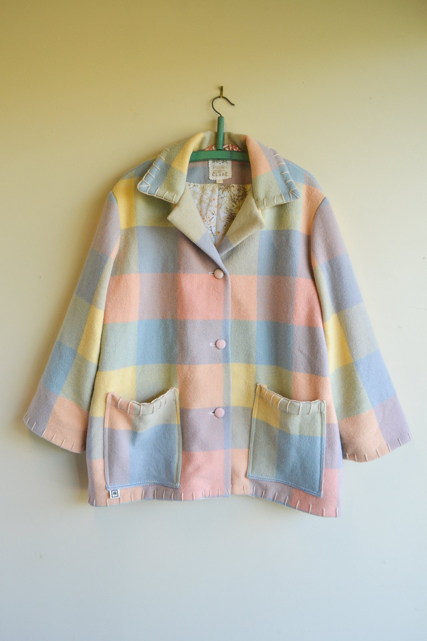 Coat | Ice-cream | Wool | Large