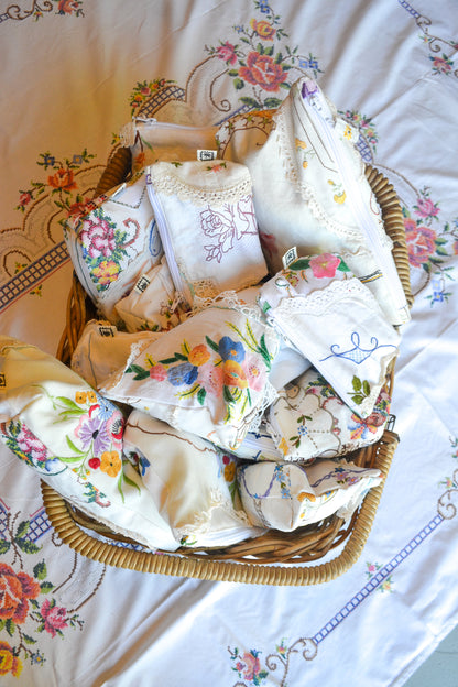 Doily Purse Set | Resting