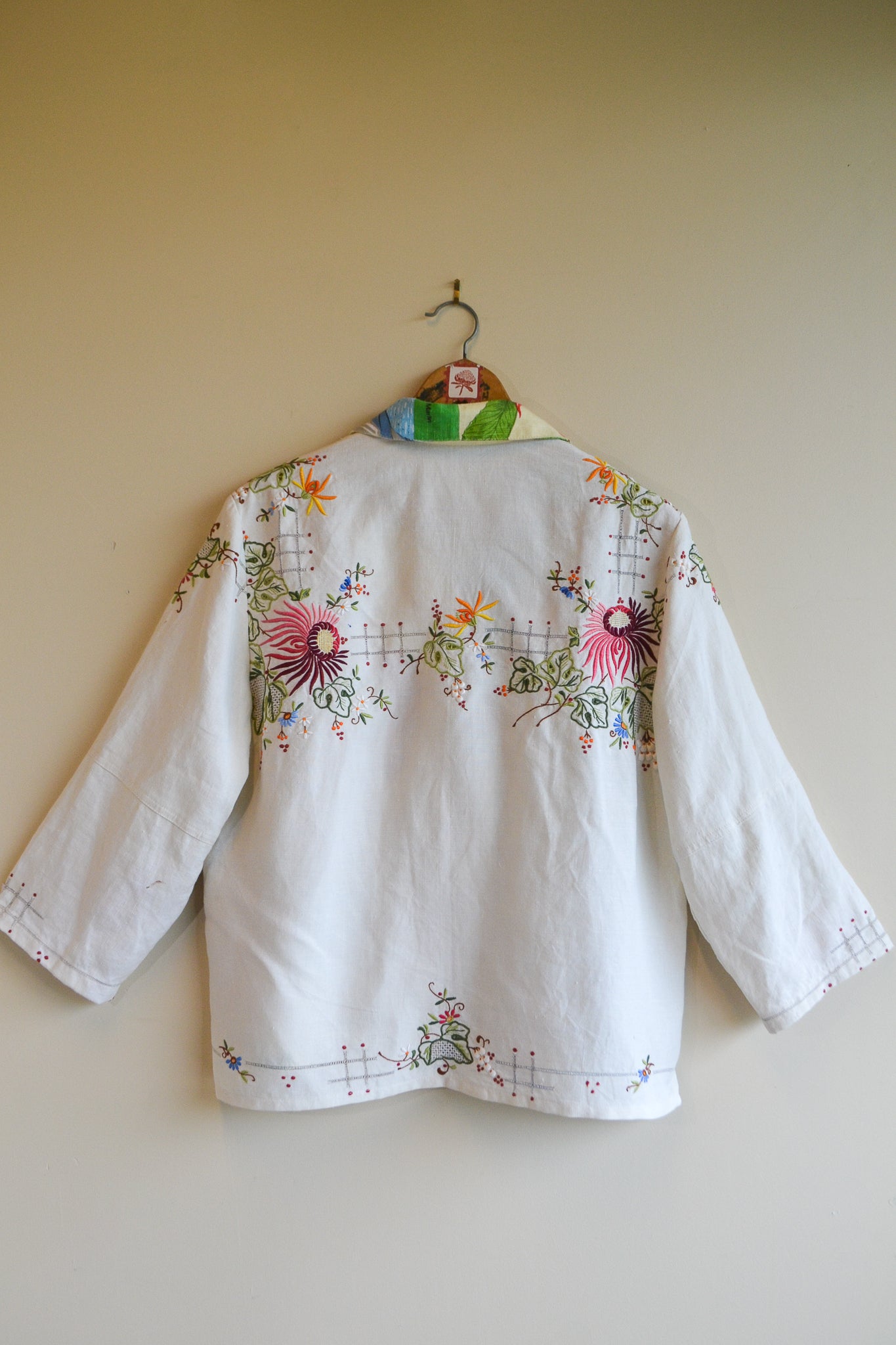 Button Up Shirt | Waratah Button | Medium