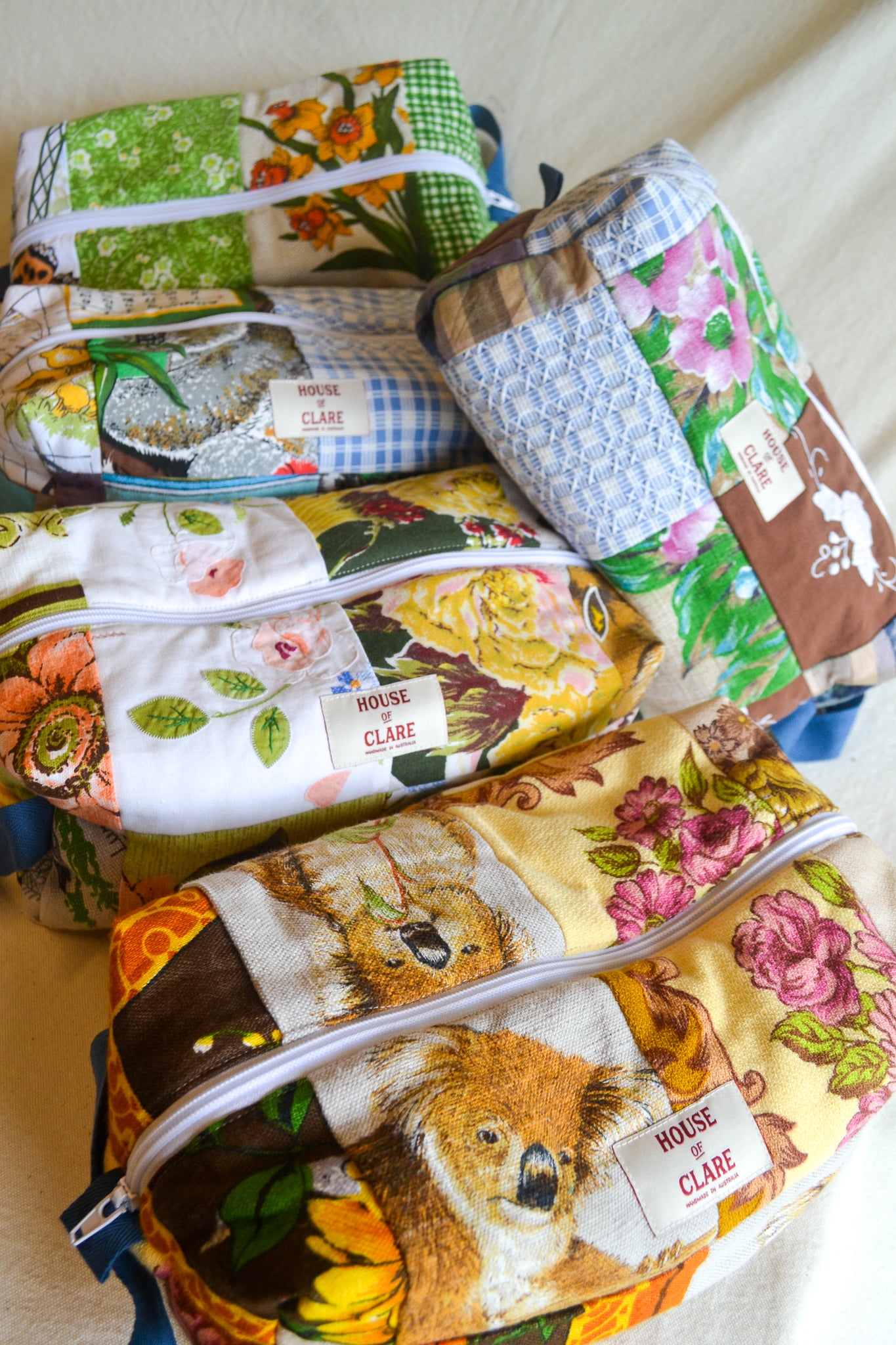 Travel Pouch | Large | Flowers Brown