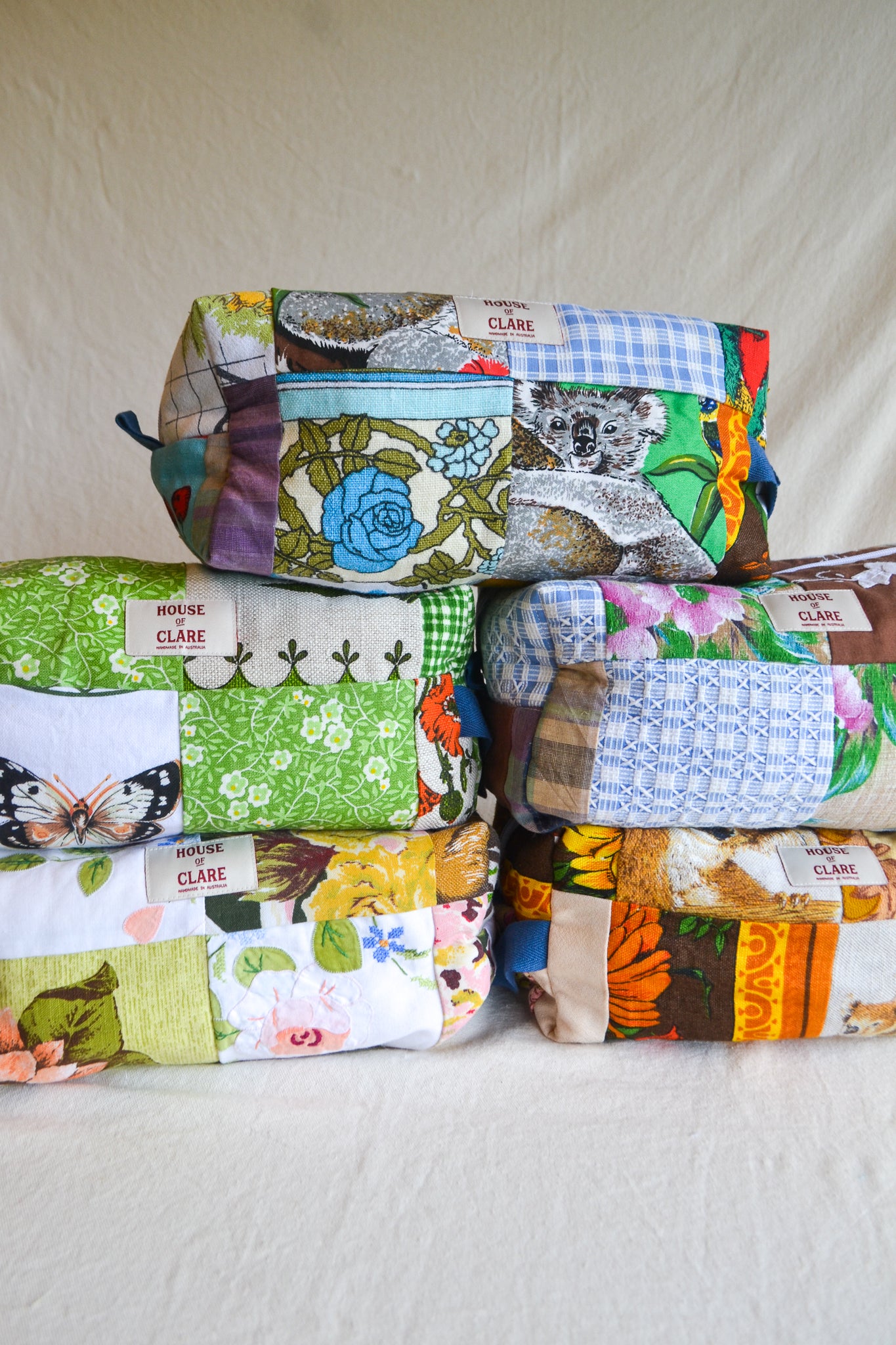 Travel Pouch | Large | Flowers Brown