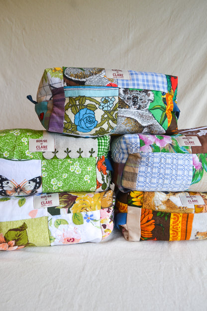 Travel Pouch | Large | Flowers Brown